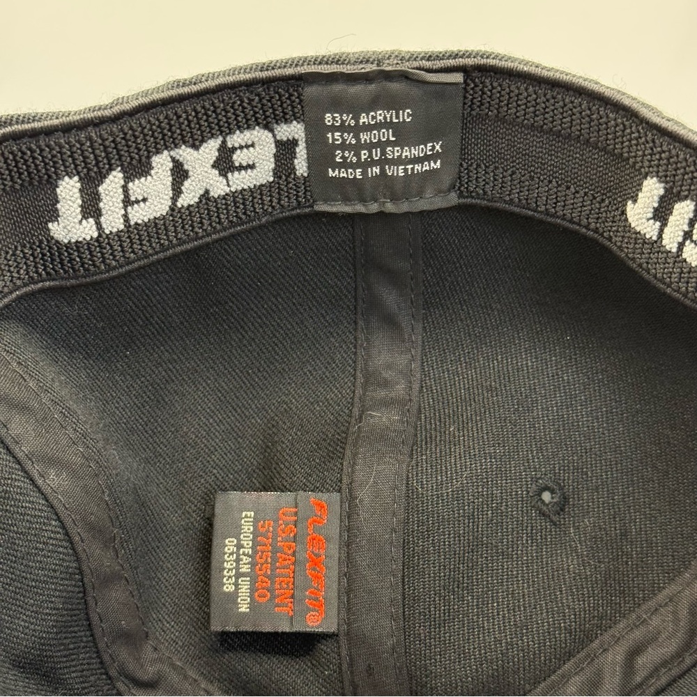 SEAN JOHN | Unforgivable Flex Fitted Hat - Picture 5 of 5